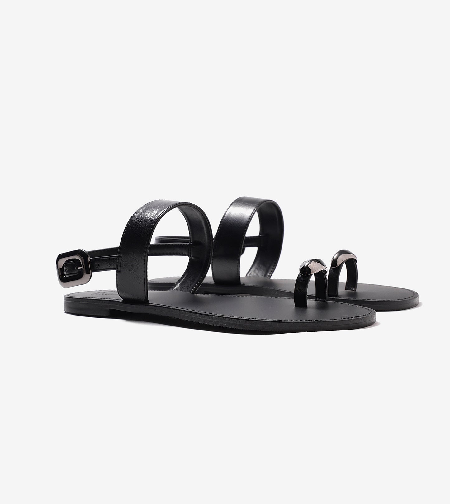 Metallic Accent Toe Ring Flat Sandals - Black