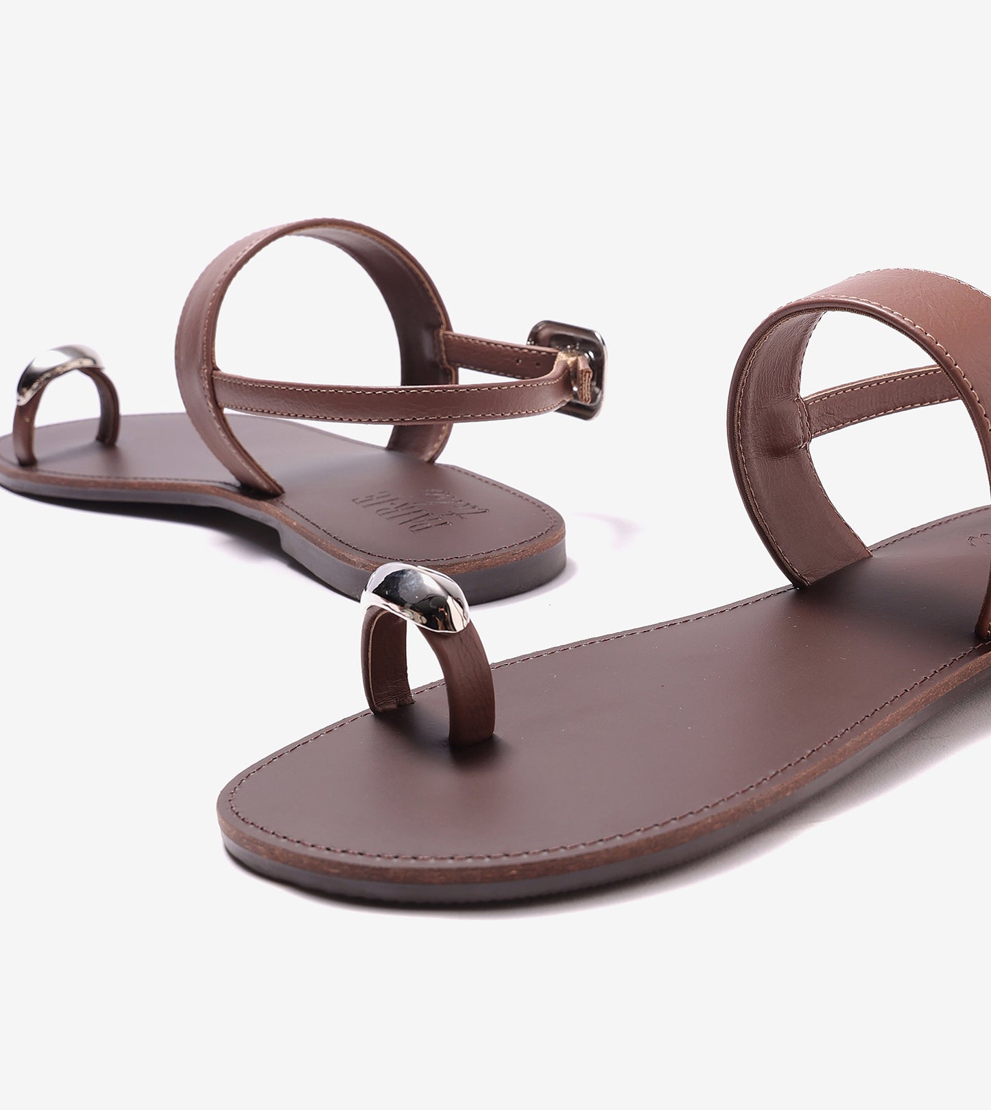 Metallic Accent Toe Ring Flat Sandals - Brown