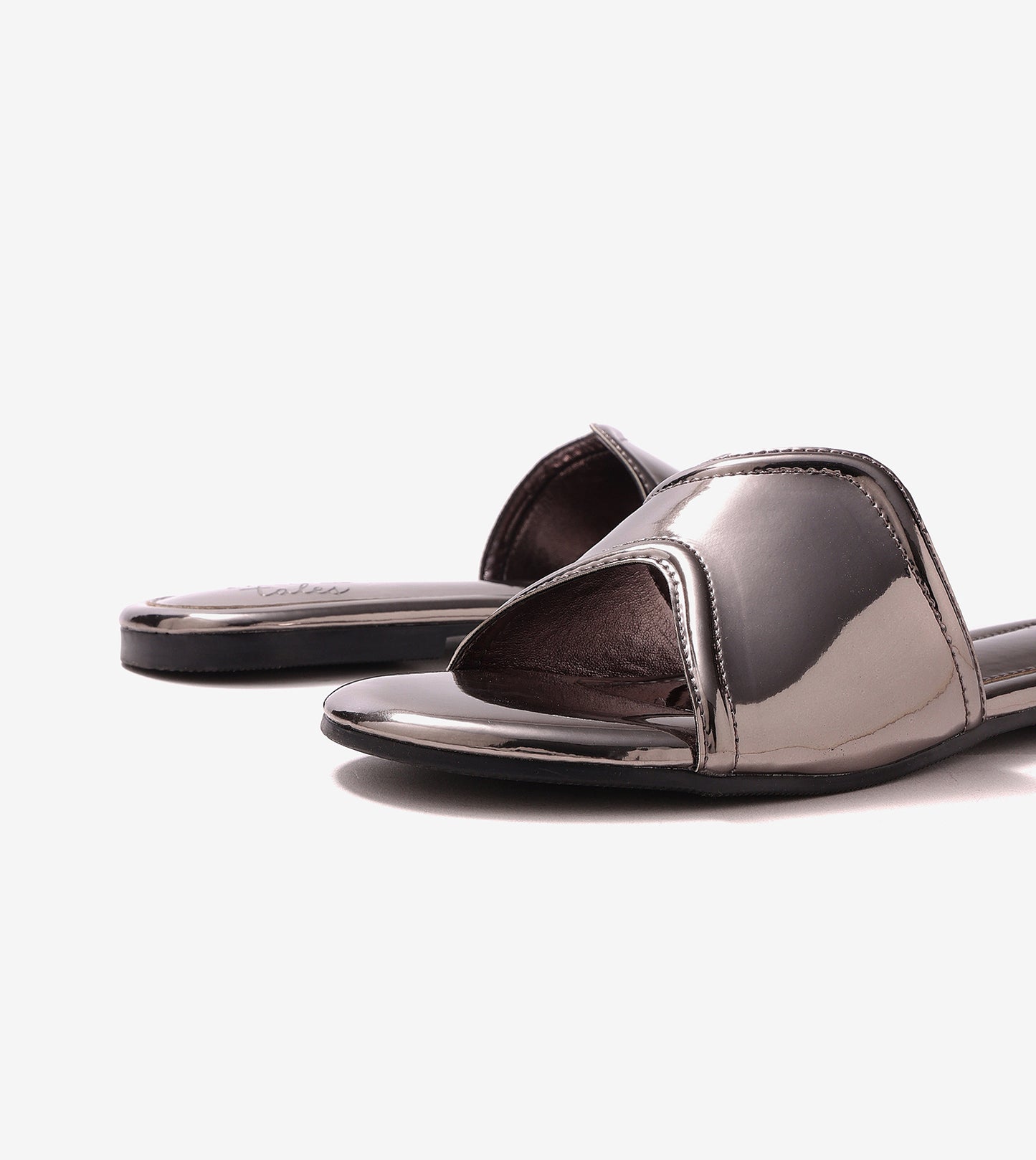 Metallic Wavy Flat Sandals - Gunmetal