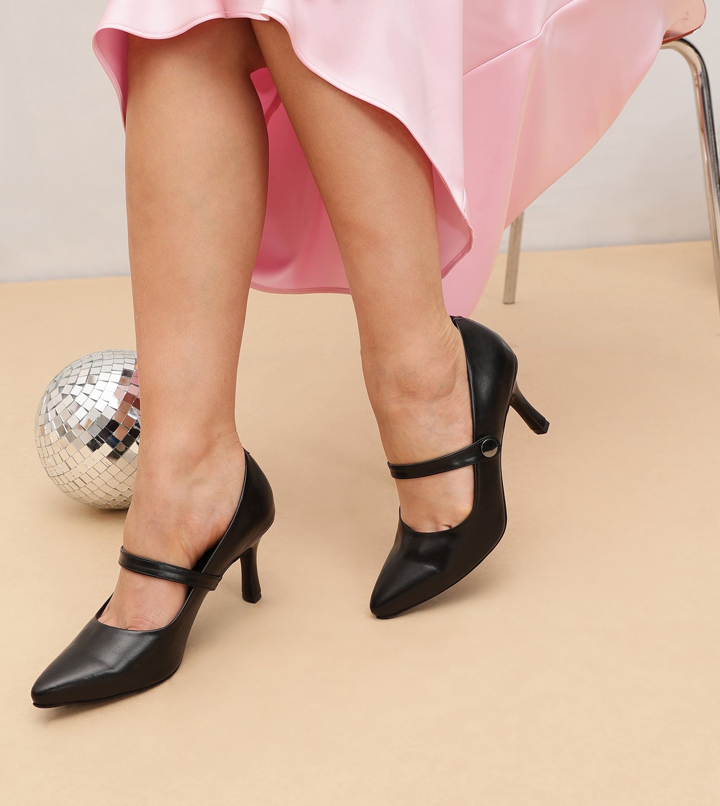 Pointed Toe Mary Jane Pumps - Black