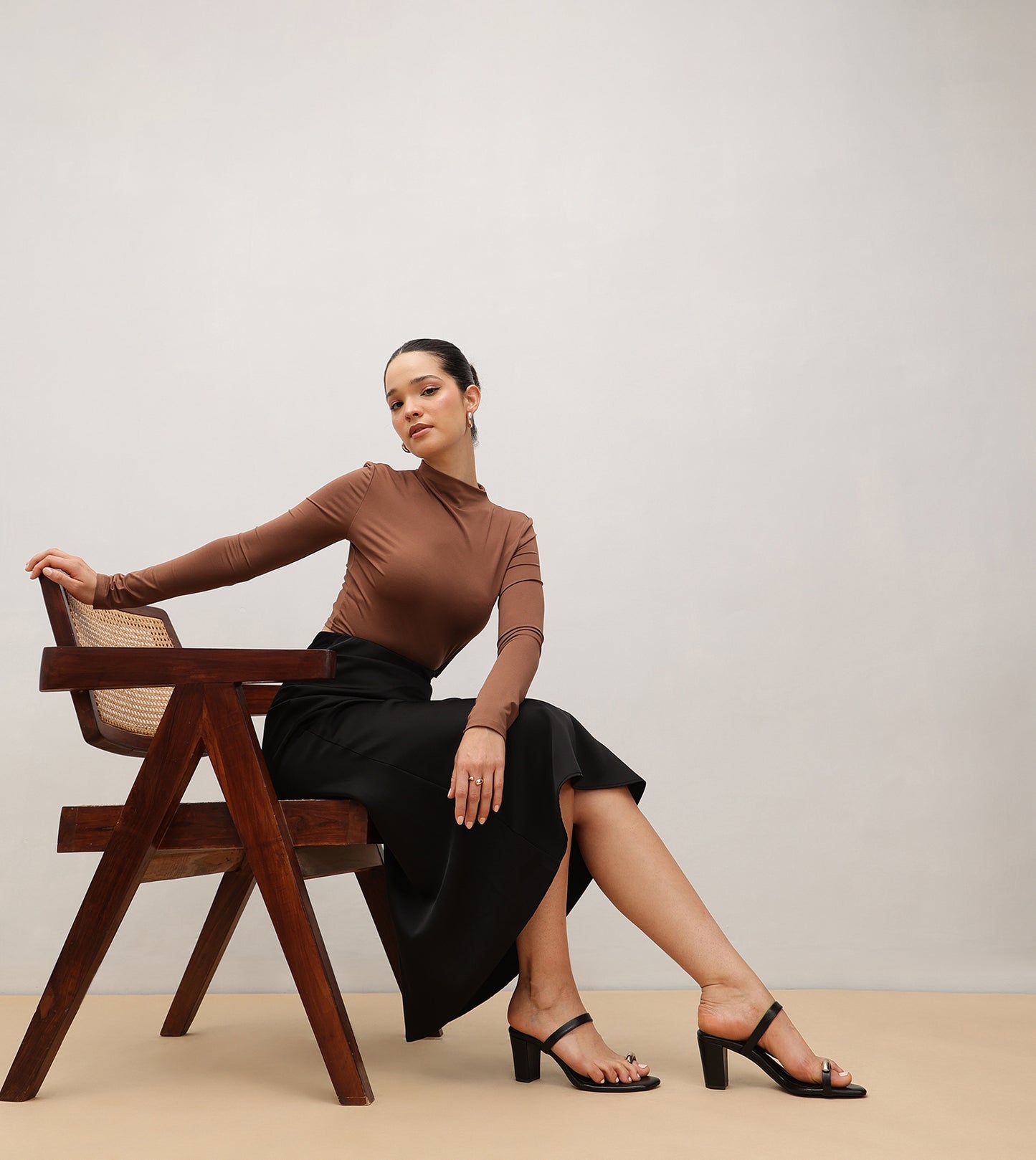 Metallic Accent Toe-Ring Heeled Mules - Black