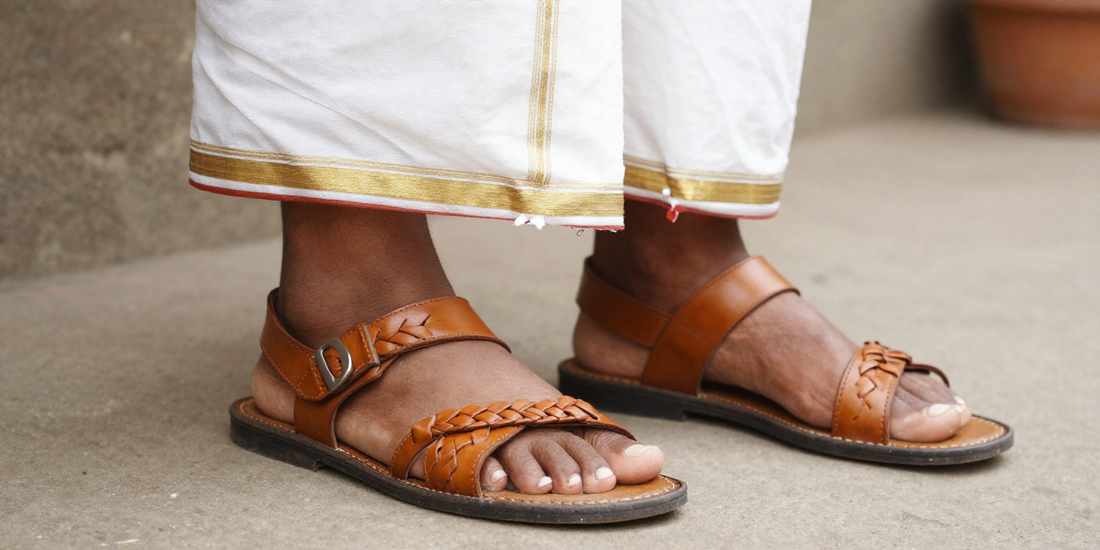 what footwear to wear with dhoti