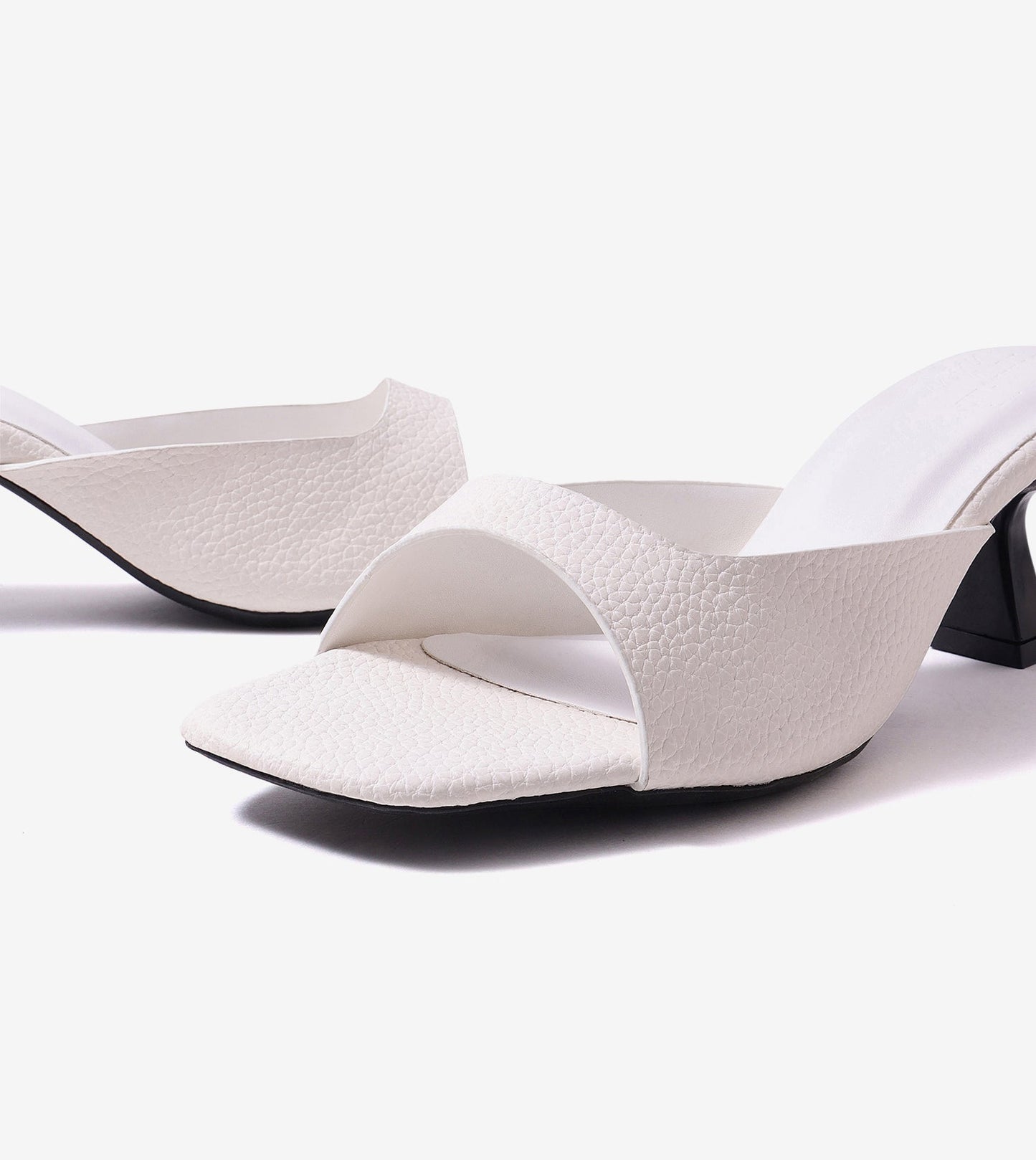 Statement Textured Mules - White