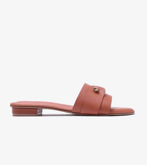 Minimal Muse Slip-On Flats - Tan