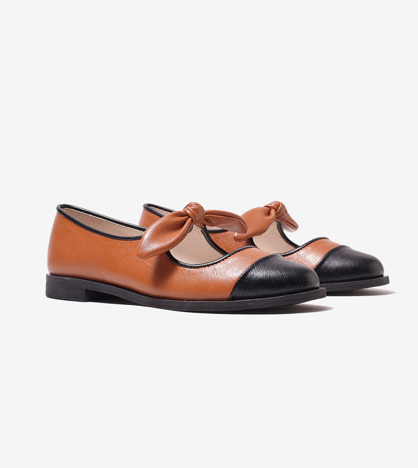 Bow Detail Cap-Toe Flats - Tan