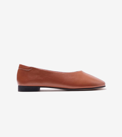 Minimal Seam Detail Slip-On Flats - Tan