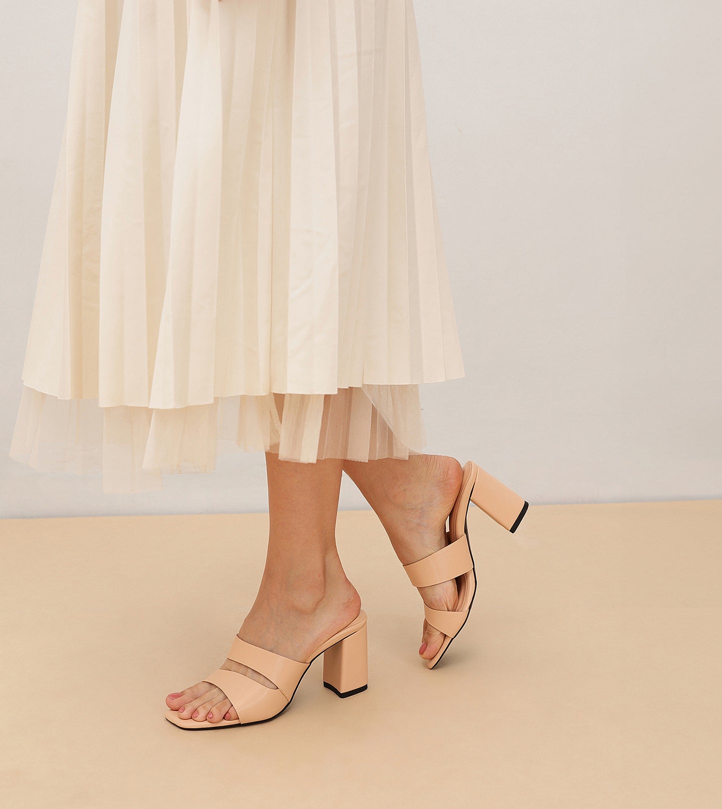 Asymmetric Cutout Block Heeled Slide Sandals - Peach