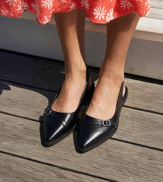 Pointed-Toe Buckle Slingback - Black