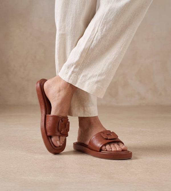 Flower Cutout Slide Sandals - Tan