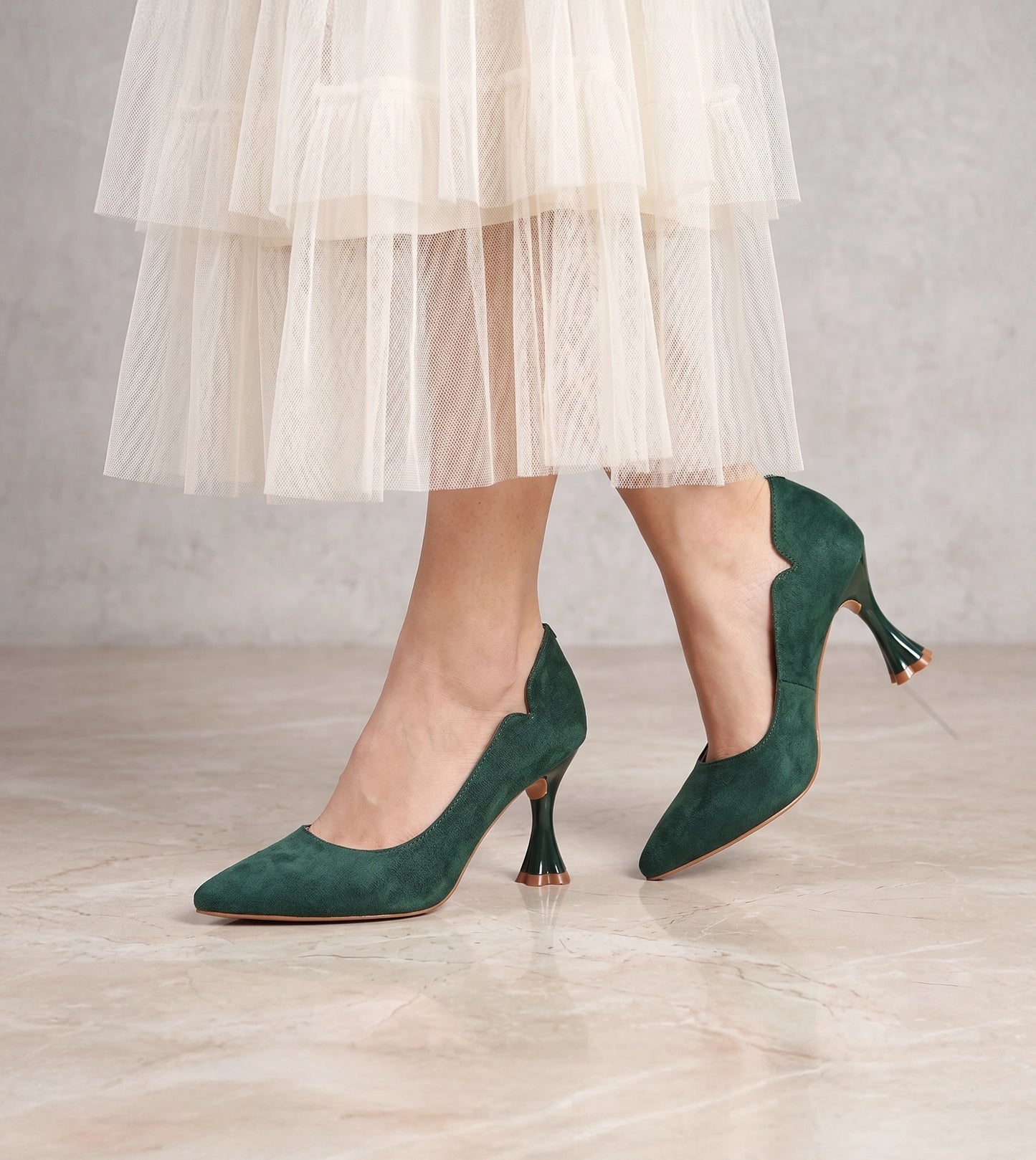 Pointed Toe Sculpted Pumps - Green
