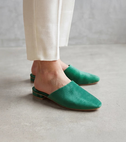 Velvet Pointed-Toe Mule Flats - Green
