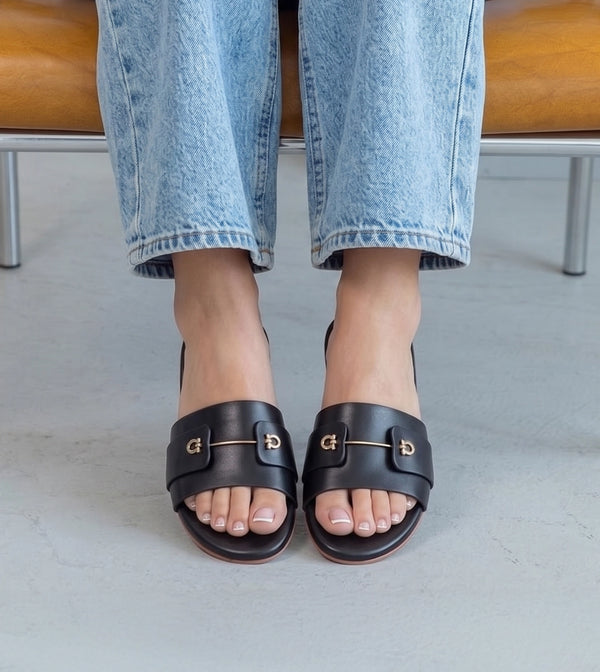 Minimal Muse Slip-On Flats - Black