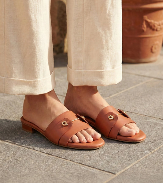 Minimal Muse Slip-On Flats - Tan