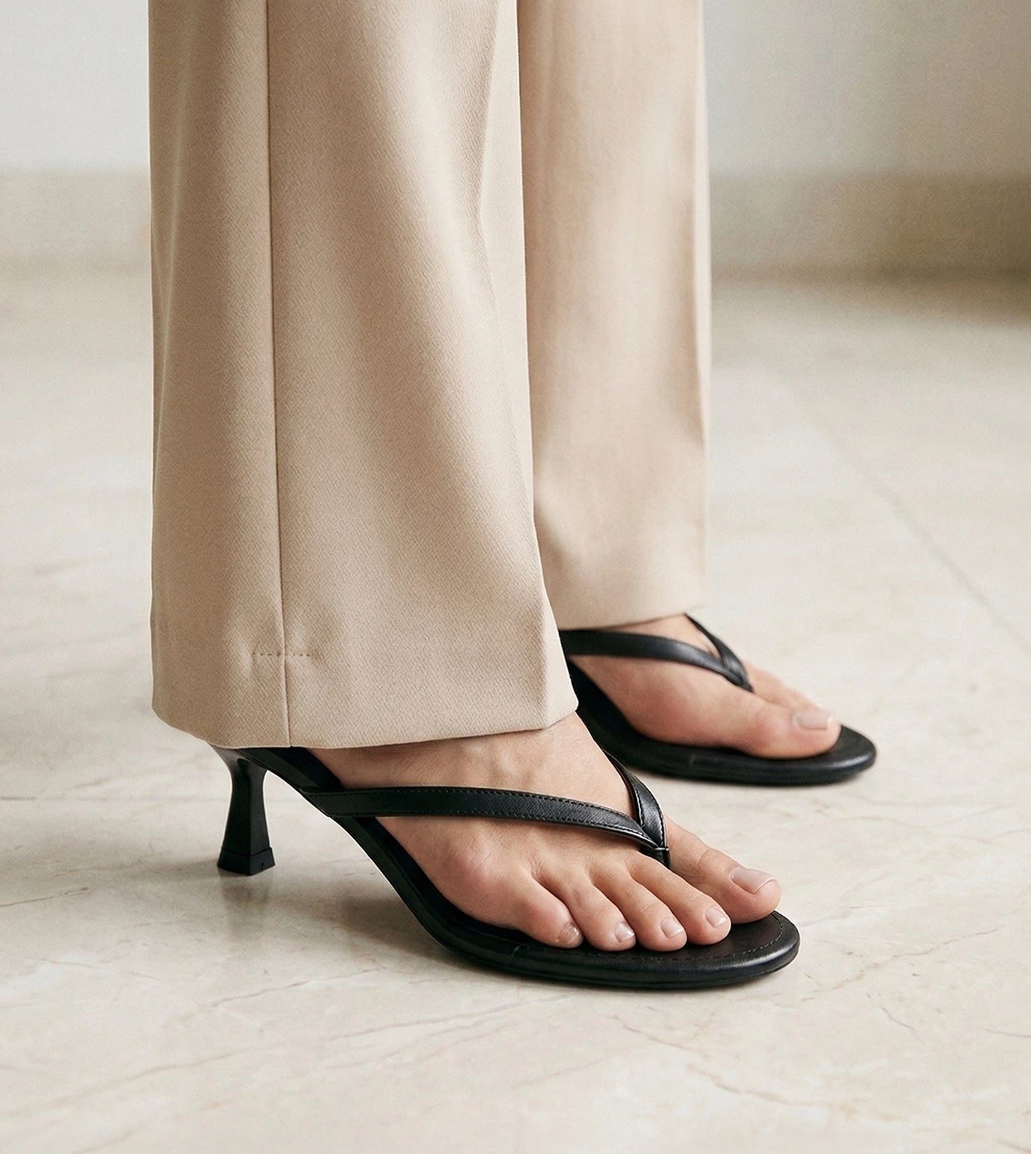 V-Strap Kitten Heels - Black