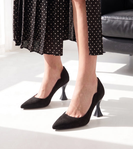 Pointed Toe Sculpted Pumps - Black