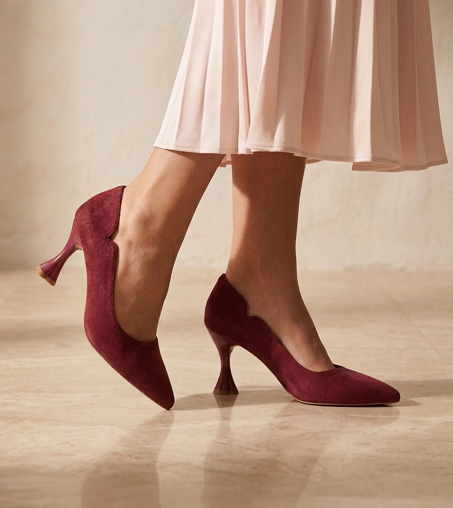 Pointed Toe Sculpted Pumps - Red