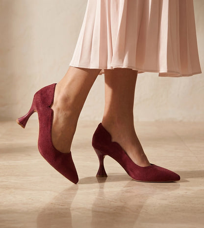 Pointed Toe Sculpted Pumps - Red