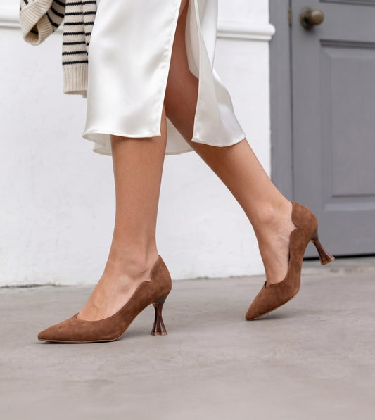 Pointed Toe Sculpted Pumps - Brown