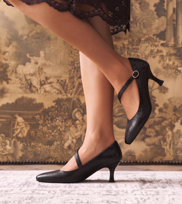 Textured Pointed-Toe Mary Jane Pumps - Black