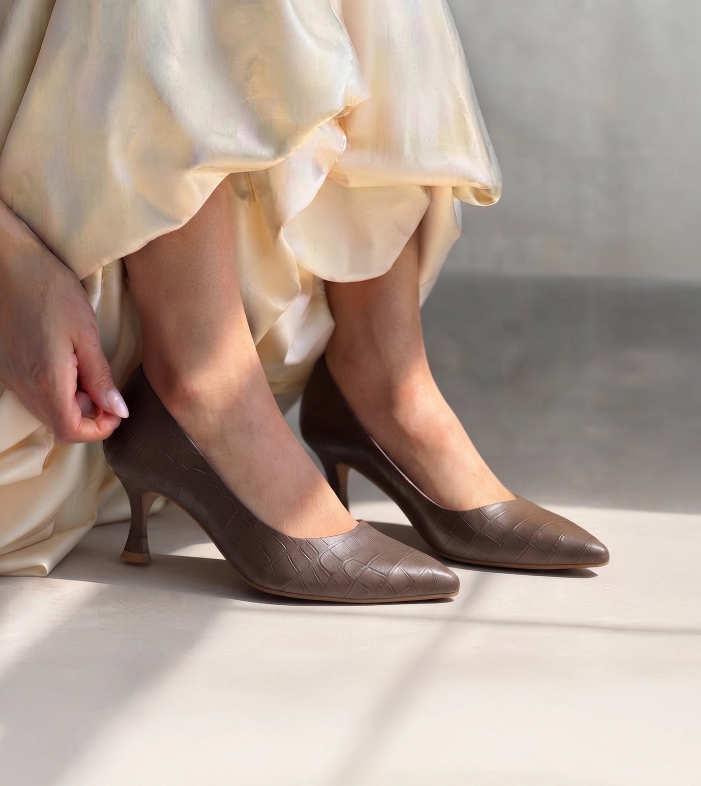 Textured Pointed Toe Pumps - Brown