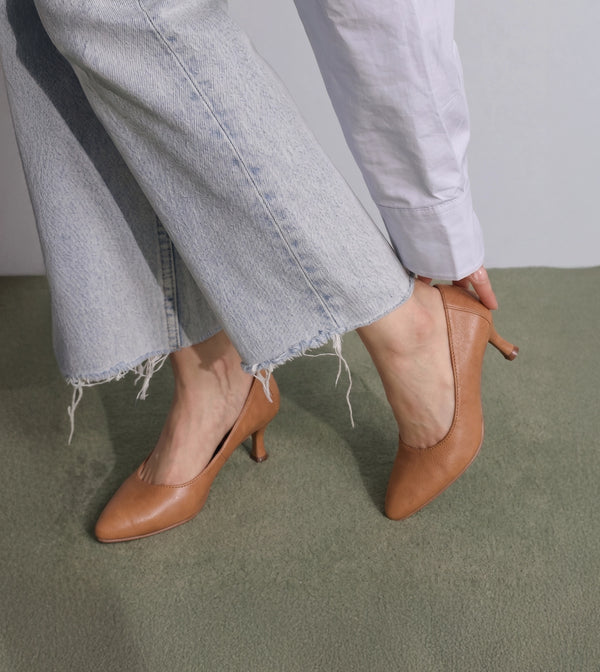 Classic Pointed-Toe Pumps - Camel