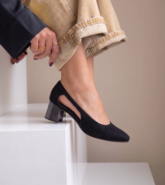 Velvet Sculpted Pumps - Black