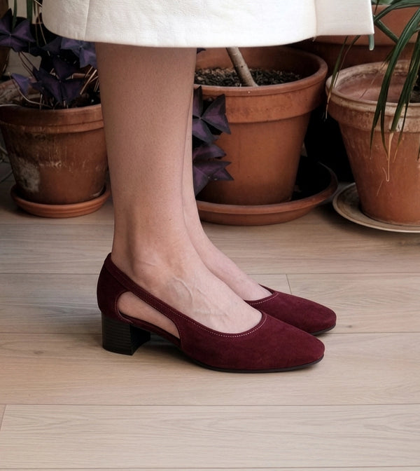 Velvet Sculpted Pumps - Wine