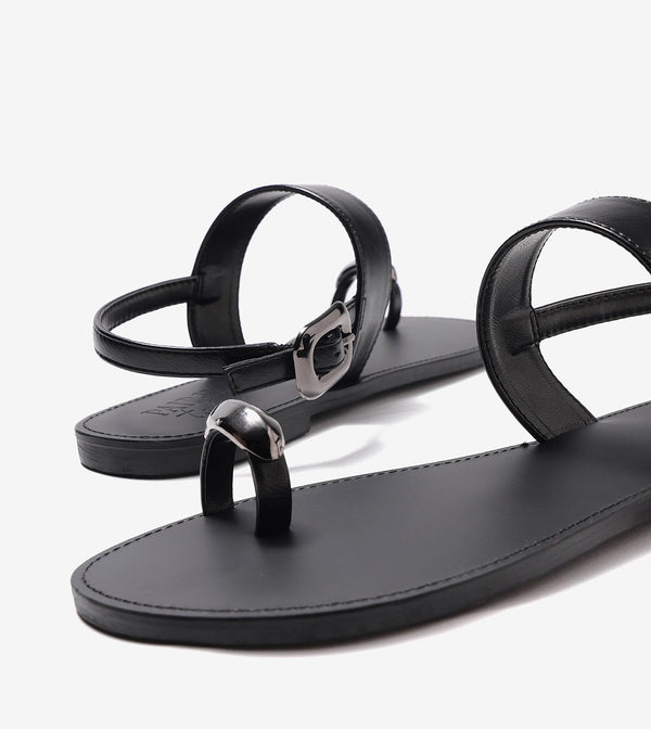 Metallic Accent Toe Ring Flat Sandals - Black