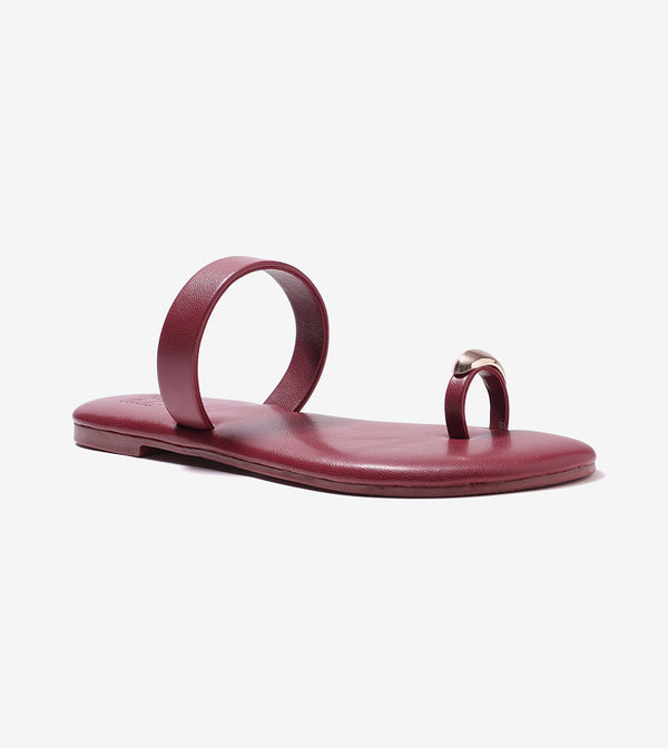 Patent Flat Sandals With Metallic Embellishment - Maroon