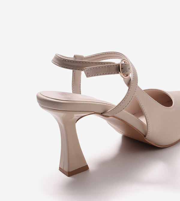 Pointed Slingback Pumps - Cream