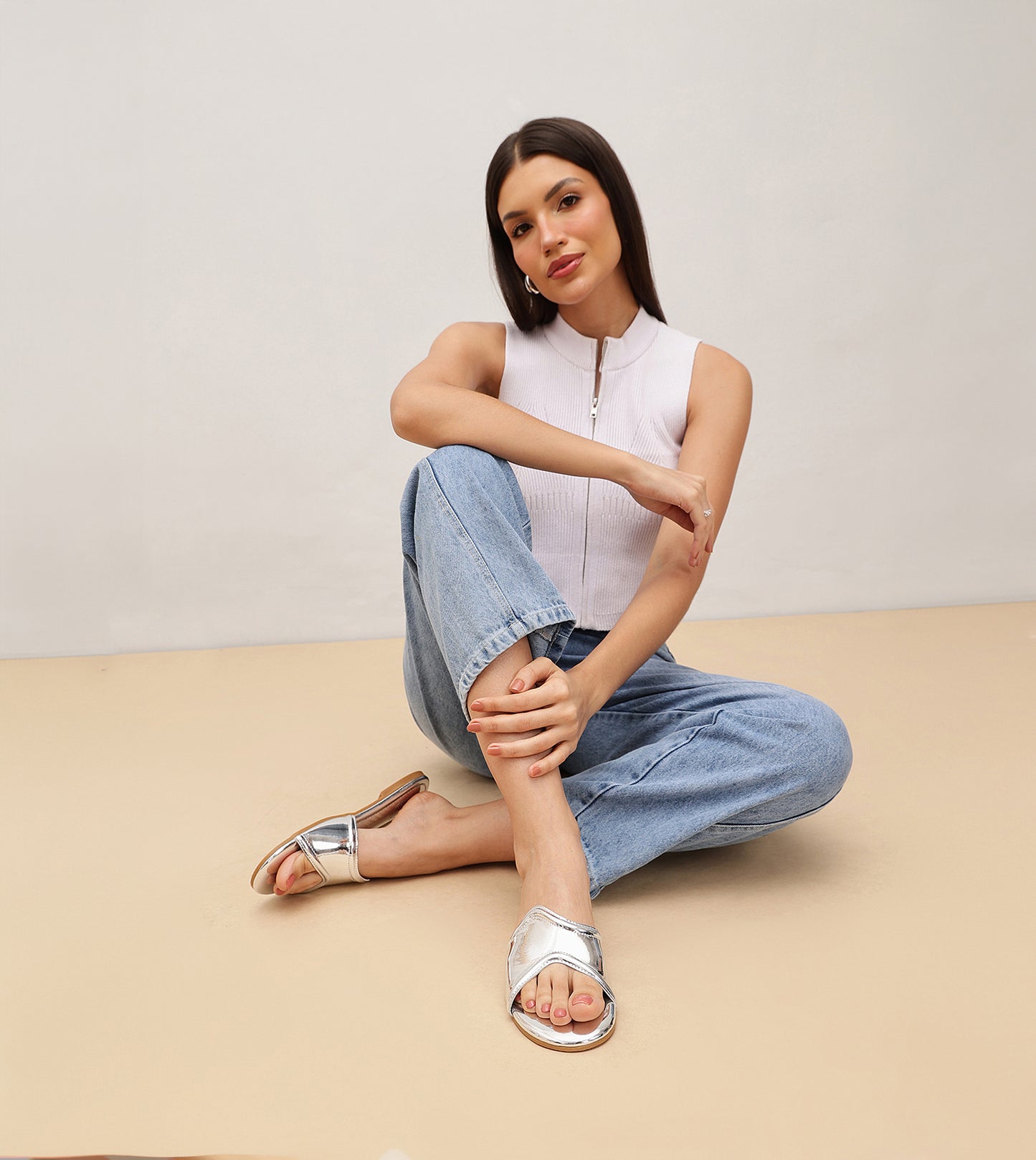 Metallic Wavy Flat Sandals - Silver