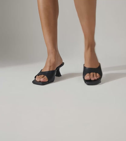 Statement Textured Mules - Black