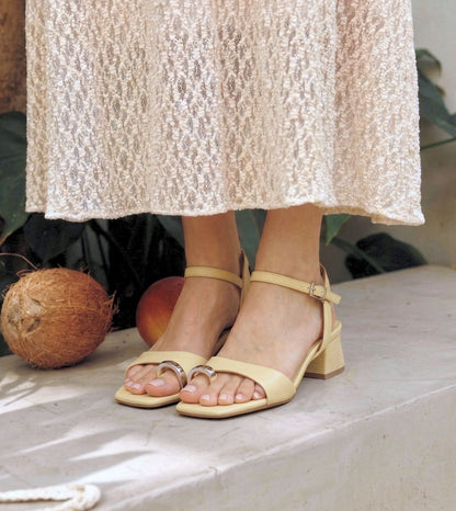 Toe-Ring Strappy Block Heel Sandals - Butter Yellow